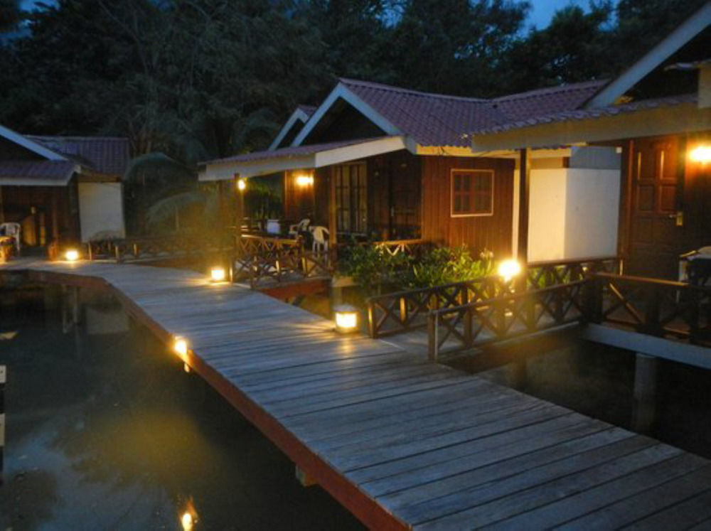 Paya Beach Spa & Dive Resort Kampung Genting Exterior foto